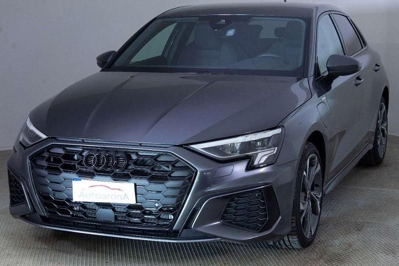 Grigio Usata 2024 Audi A3 S-Line Tre volumi | 38.900 € (Cara) - Immagine 1/4
