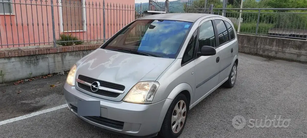 Usata Opel Meriva 90 CV (66 kW) 2004 Grigio Monovolume