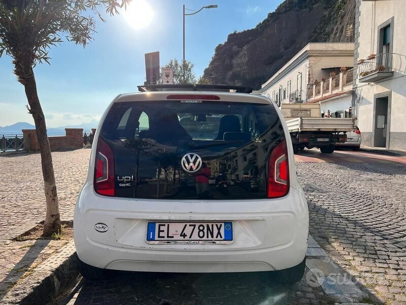 Begagnad VW up! 75 HK (55 kW) 2012 Vit Halvkombi