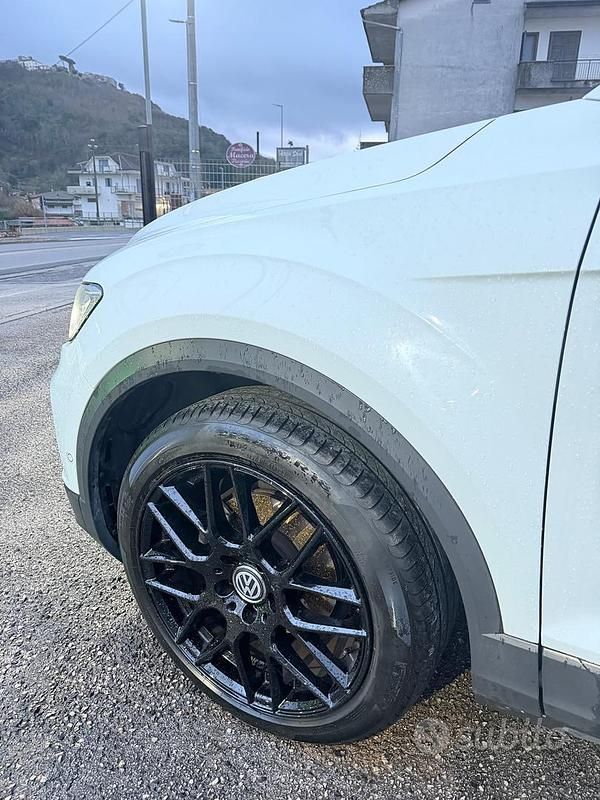 Usata VW T-Roc Life 110 CV (80 kW) 2023 Bianco SUV