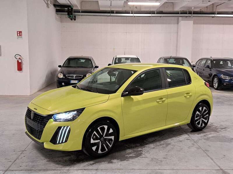 Giallo agueda Usata 2024 Peugeot 208 Style Due volumi | 16.890 € (Buon prezzo) - Immagine 1/4
