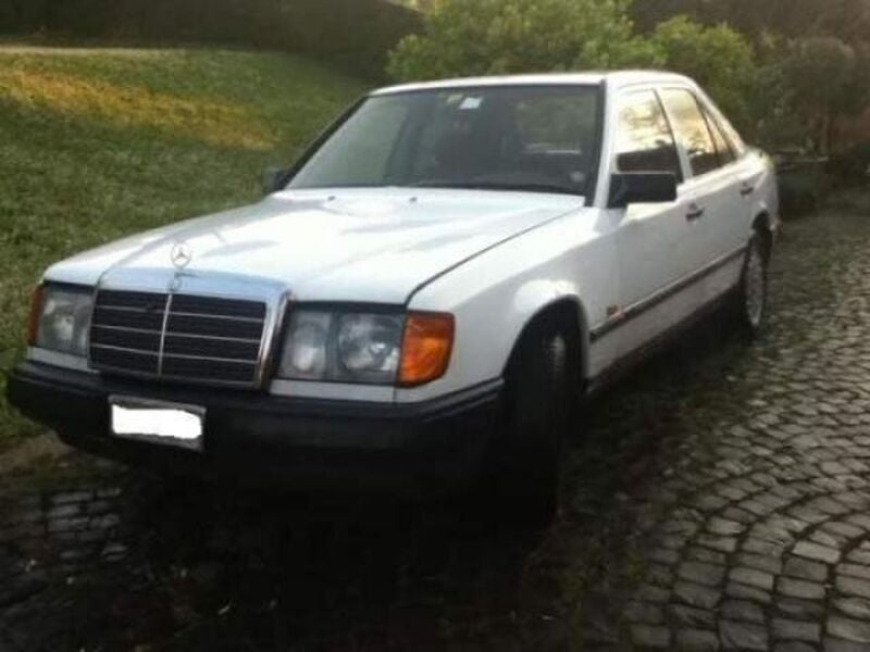 Usato 1990 Mercedes 200 2.0 LPG_Hybrid 122 CV (2.150 €)