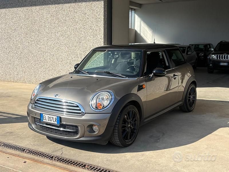 Occasion Mini Cooper D 111 ch (81 kW) 2012 Jaune Citadine