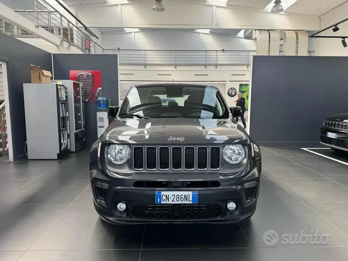 Usata Jeep Renegade Limited 131 CV (96 kW) 2023 Grigio SUV