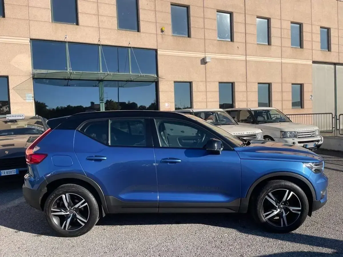 Usata Volvo XC40 R-Design 163 CV (119 kW) 2021 Bicolore tetto nero SUV