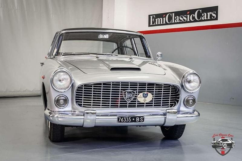 Usata Lancia Flaminia 102 CV (75 kW) 1958 Bicolore Berlina