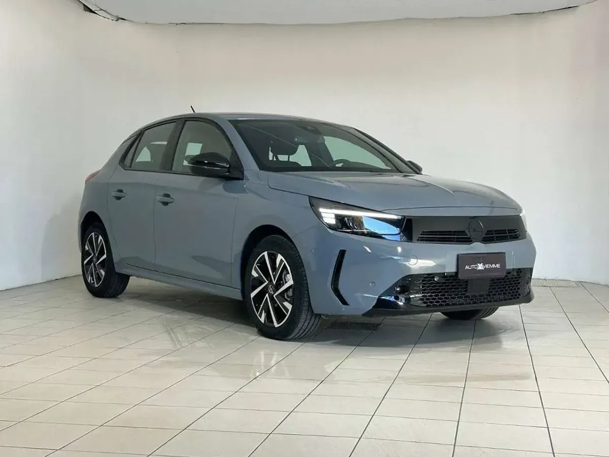 Usata Opel Corsa GS Line 101 CV (74 kW) 2024 Grigio Utilitaria