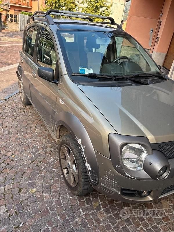 Usata Fiat Panda 4x4 95 CV (69 kW) 2007 Grigio Utilitaria