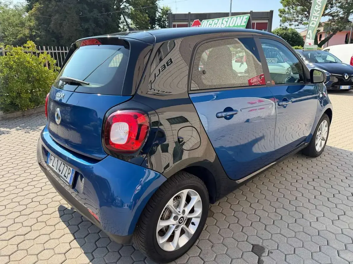 Usata Smart ForFour Superpassion 71 CV (52 kW) 2020 Blu/azzurro Utilitaria
