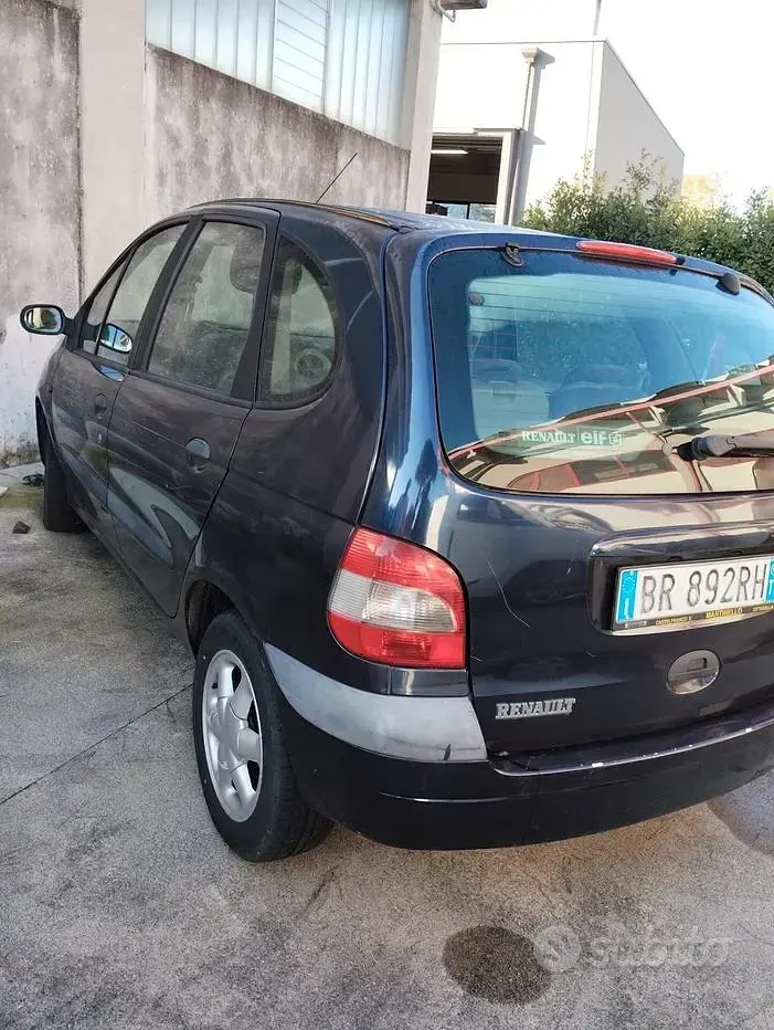 Usata Renault Scénic 116 CV (85 kW) 2001 Blu Monovolume