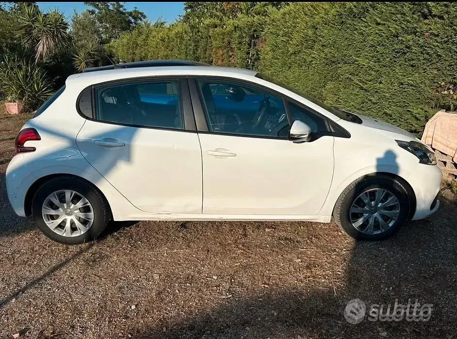 Usata Peugeot 208 75 CV (55 kW) 2017 Bianco Utilitaria