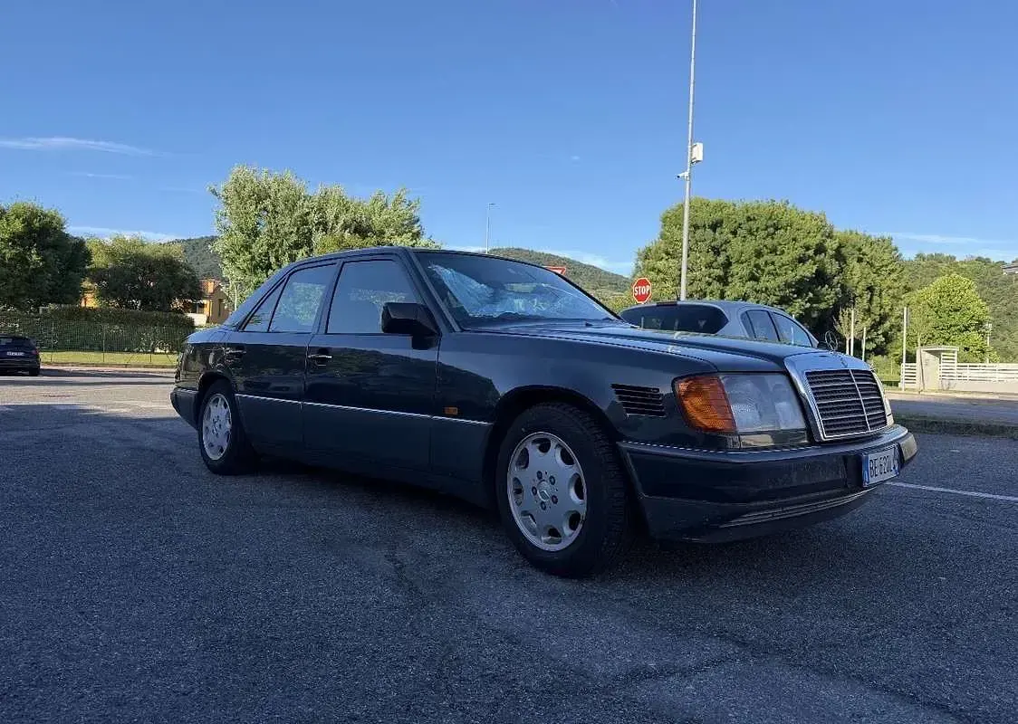 Usata Mercedes E250 126 CV (92 kW) 1990 Berlina