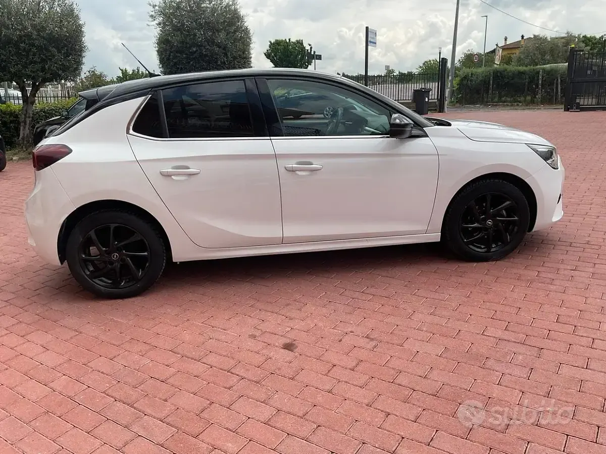 Używany Opel Corsa Elegance 75 KM (55 kW) 2020 Biały Hatchback