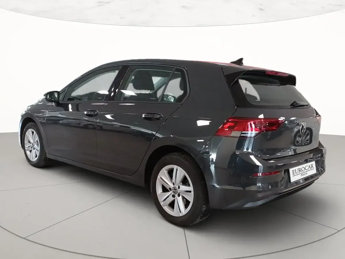 Usata VW Golf VIII Life 116 CV (85 kW) 2023 Urano grey Berlina