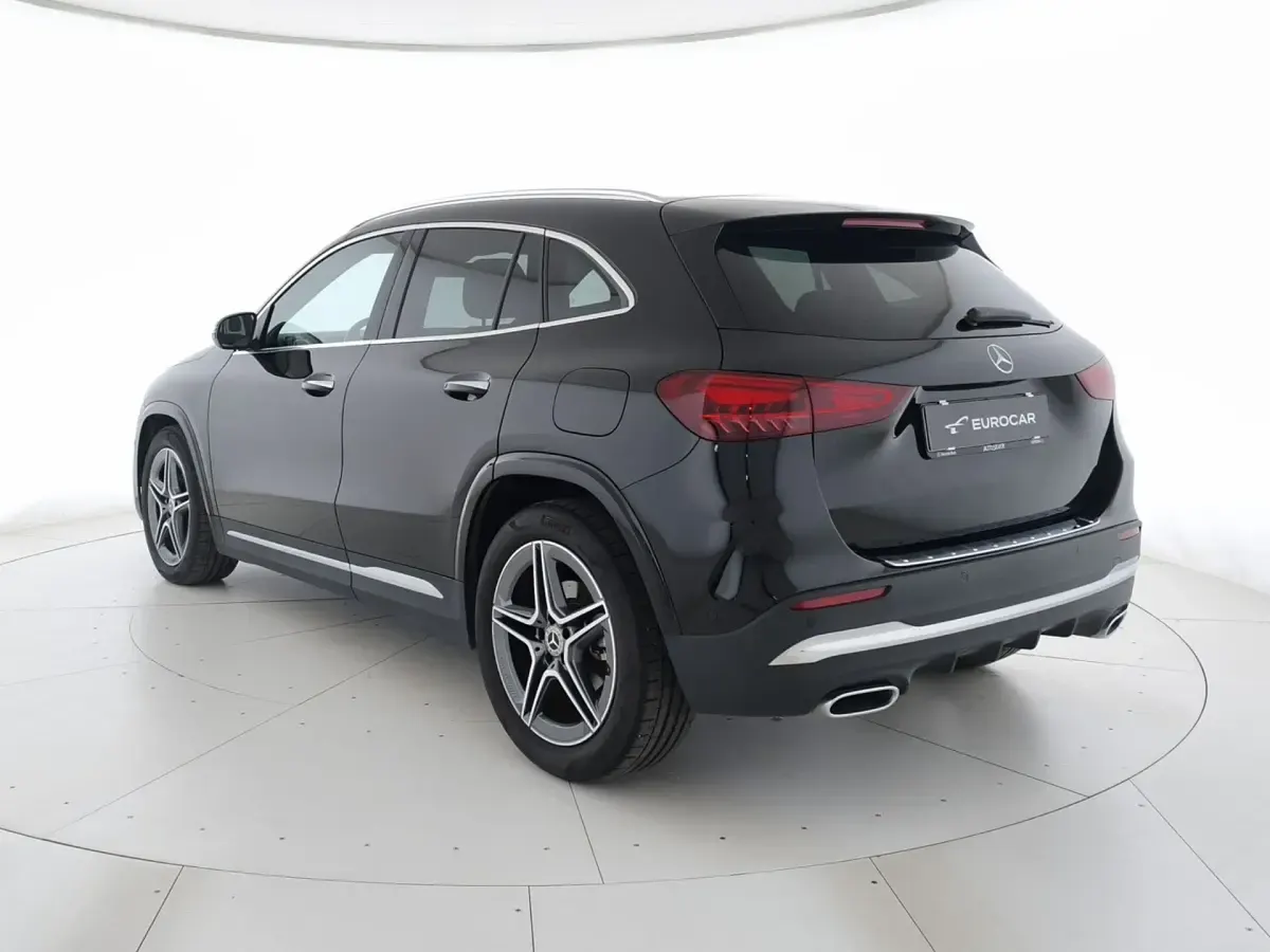 Usata Mercedes GLA180 AMG Line Premium 116 CV (85 kW) 2023 Nero metallizzato SUV