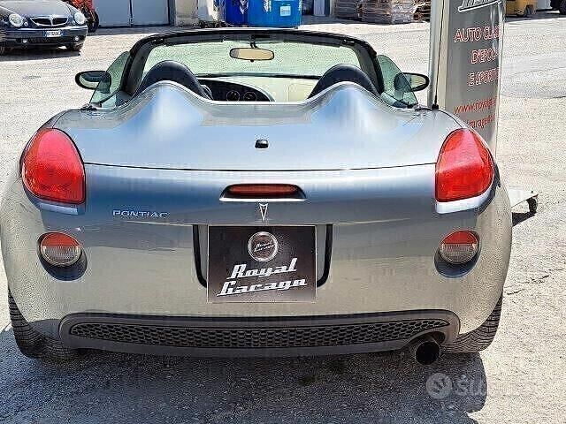Usata Pontiac Solstice 180 CV (132 kW) 2006 Grigio Cabrio