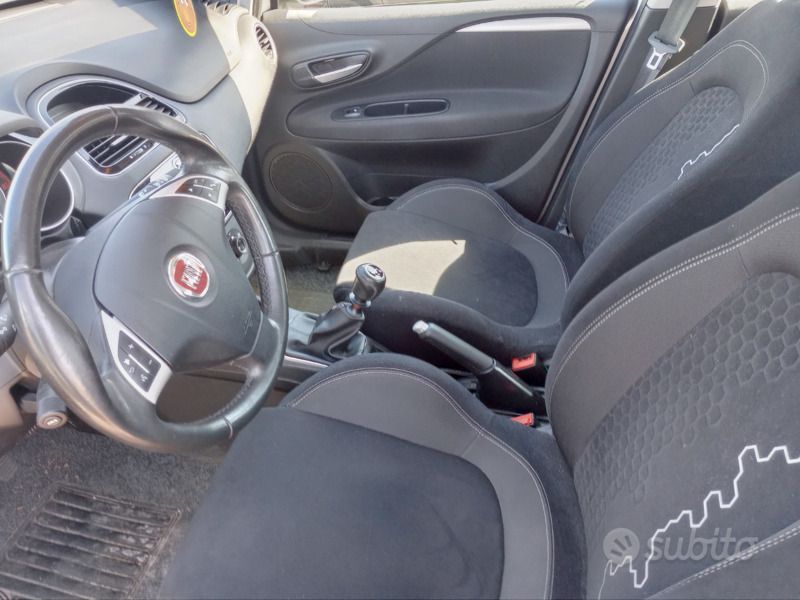 Usata Fiat Grande Punto 77 CV (56 kW) 2013 Grigio Utilitaria