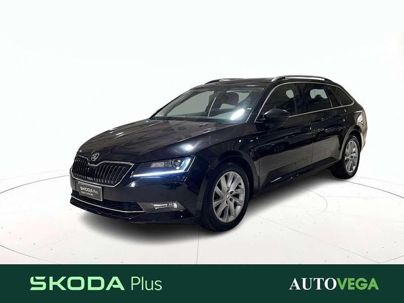 Nero pastello Usata 2019 Skoda Superb Executive Station wagon | 16.900 € (Ottimo prezzo) - Immagine 1/4
