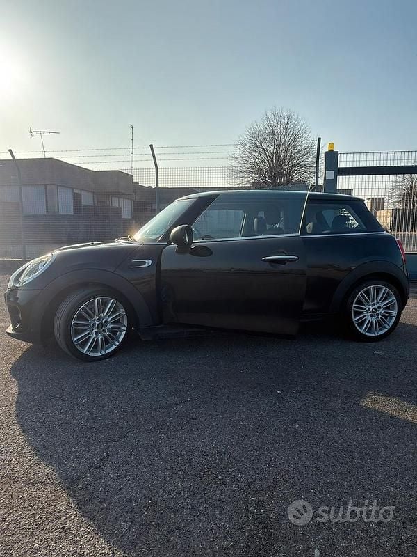 Usata Mini Cooper 75 CV (55 kW) 2016 Utilitaria