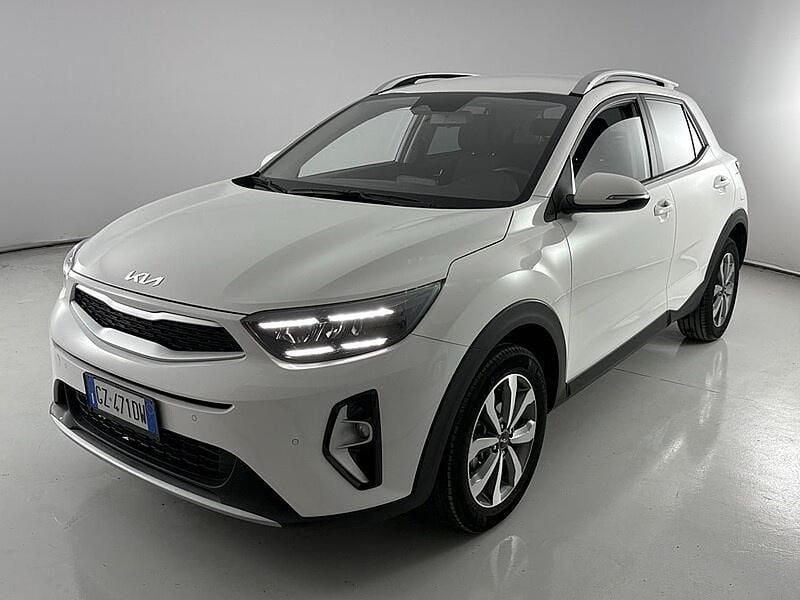 Bianco Usata 2025 Kia Stonic Style SUV | 16.400 € (Buon prezzo) - Immagine 1/4