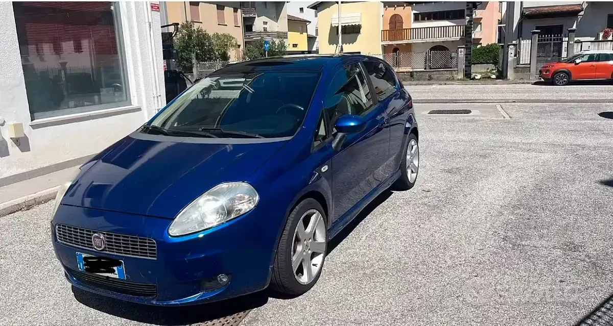Usata Fiat Grande Punto Sport 131 CV (96 kW) 2007 Bluazzurro Utilitaria