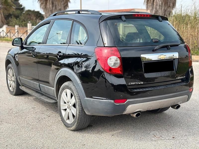 Usata Chevrolet Captiva LS 150 CV (110 kW) 2007 Nero SUV