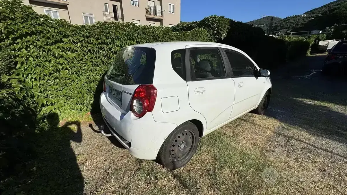 Usata Chevrolet Aveo 84 CV (61 kW) 2011 Bianco Berlina