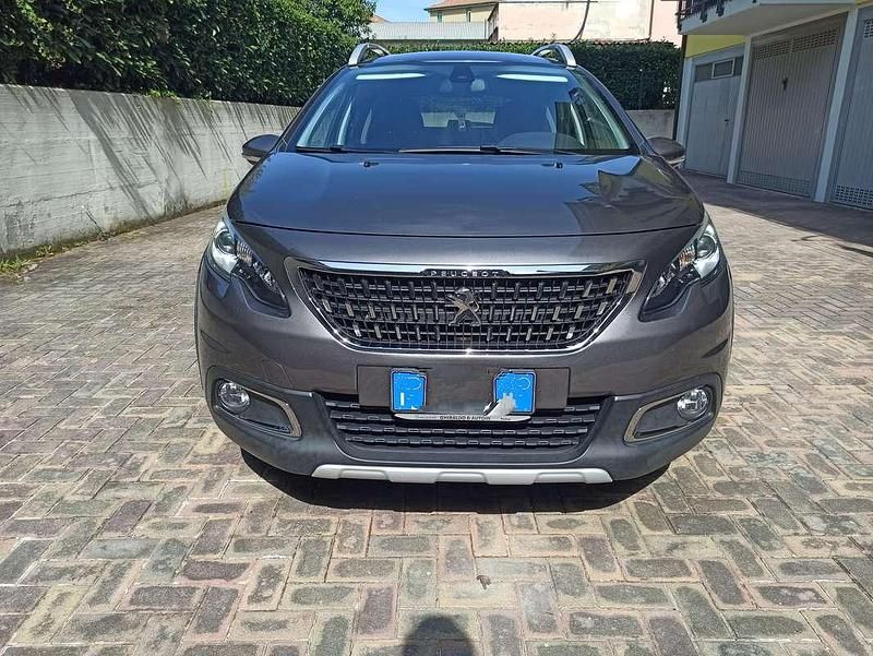 Usata Peugeot 2008 Allure 99 CV (72 kW) 2018 Grigio SUV
