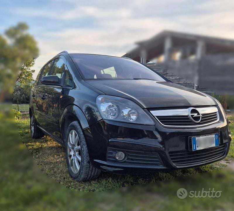 Usata Opel Zafira 2007 Nero Monovolume