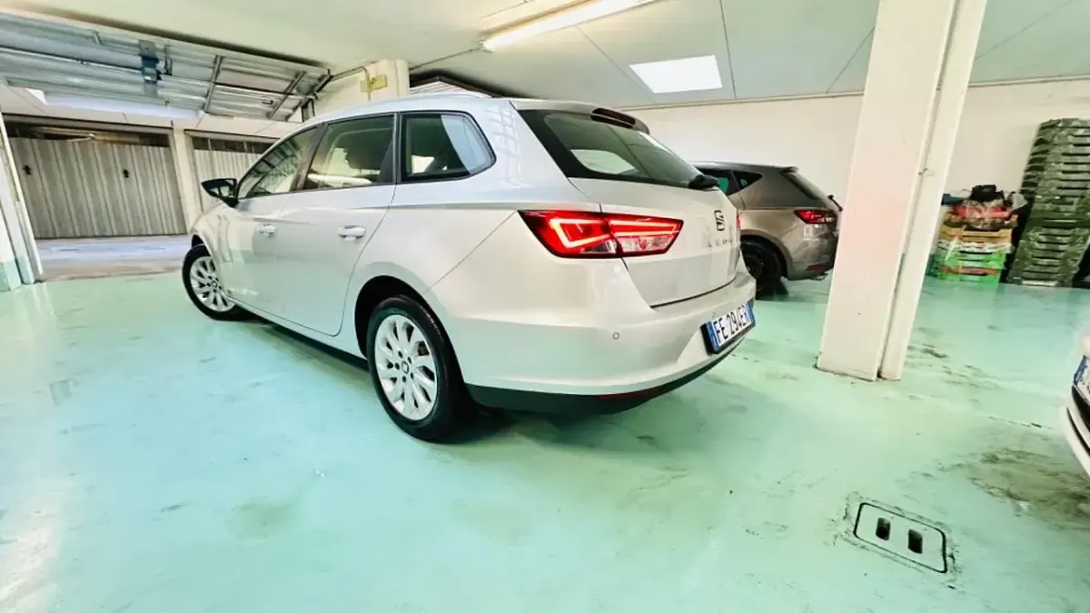 Usata Seat Leon Business 110 CV (80 kW) 2016 Argento Berlina