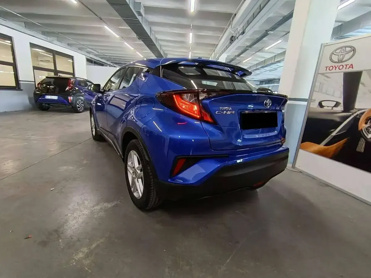 Usata Toyota C-HR Business Edition 98 CV (72 kW) 2022 Blu/azzurro SUV