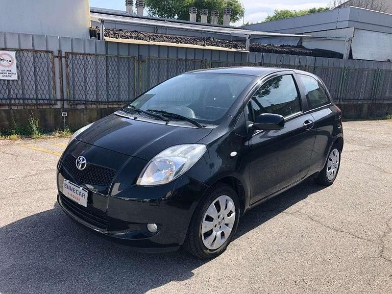 Usata Toyota Yaris 69 CV (50 kW) 2007 Nero Utilitaria