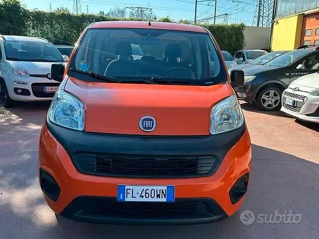 Usata Fiat Qubo Lounge 77 CV (56 kW) 2017 Arancione Monovolume