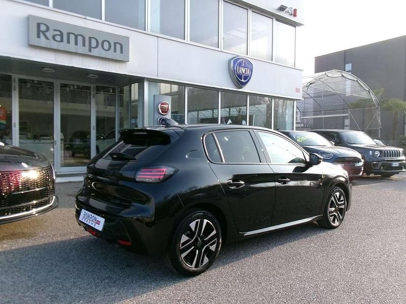 Usata Peugeot 208 Allure 101 CV (74 kW) 2025 Nero Utilitaria