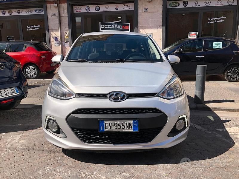Grigio Usata 2014 Hyundai i10 Due volumi | 5700 € (Buon prezzo) - Immagine 1/4