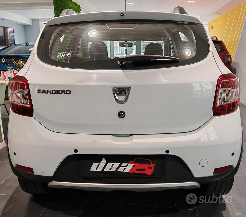 Usata Dacia Sandero Stepway 90 CV (66 kW) 2016 Bianco Berlina