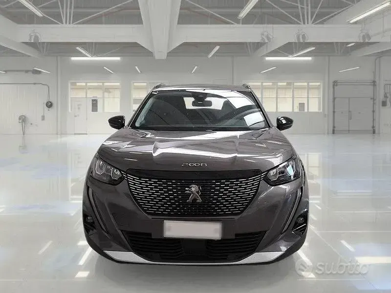 Usata Peugeot 2008 Allure 131 CV (96 kW) 2022 Grigio SUV