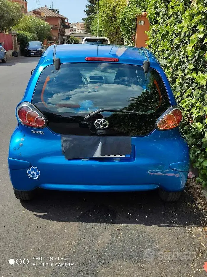 Usata Toyota Aygo 68 CV (50 kW) 2010 Bluazzurro Utilitaria