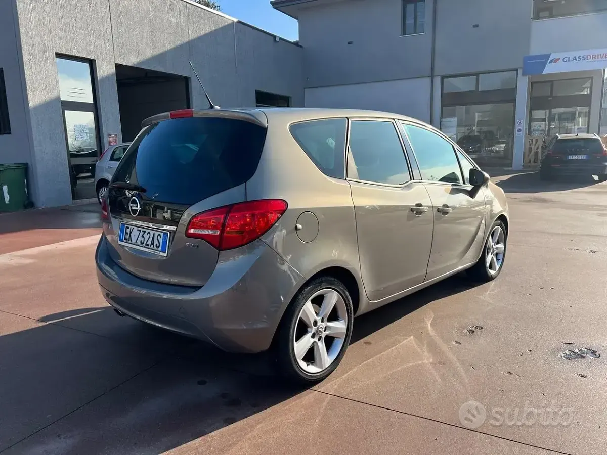 Usata Opel Meriva 110 CV (80 kW) 2011 Giallo Monovolume