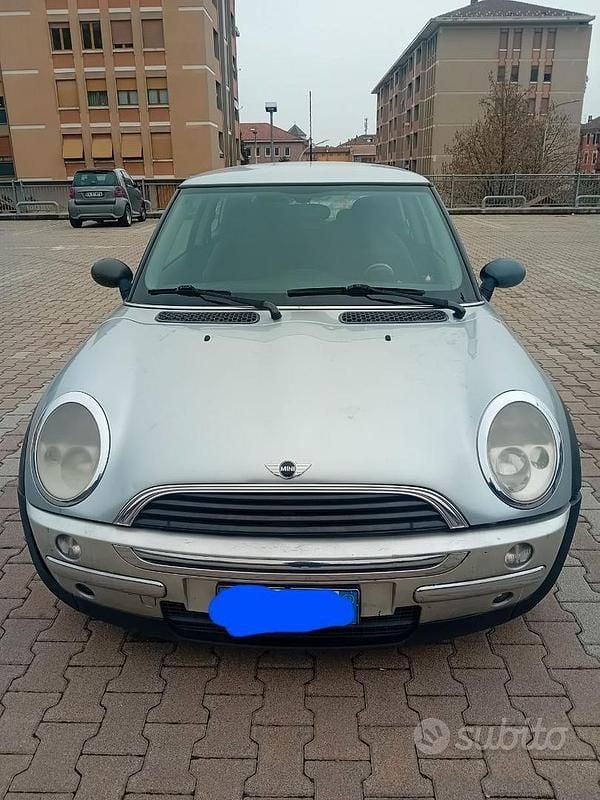 Usata Mini ONE 90 CV (66 kW) 2001 Grigio Utilitaria