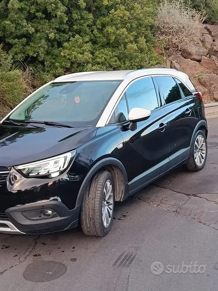 Usata Opel Crossland 99 CV (72 kW) 2017 Nero SUV