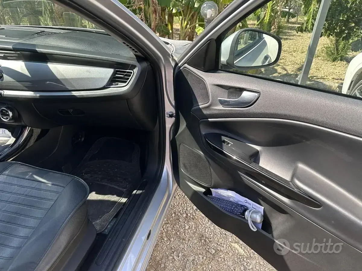 Usata Alfa Romeo Giulietta 105 CV (77 kW) 2013 Utilitaria