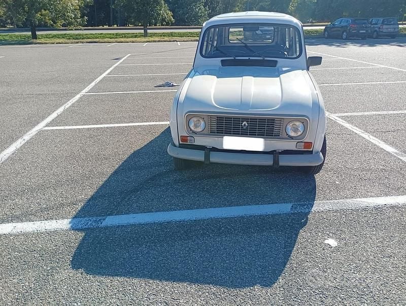 Bianco Usata 1988 Renault R4 Tre volumi | 6000 € - Immagine 1/4