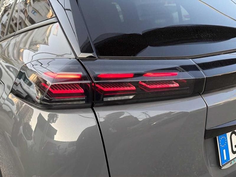 Usata Peugeot 2008 Active 102 CV (75 kW) 2024 Grigio SUV