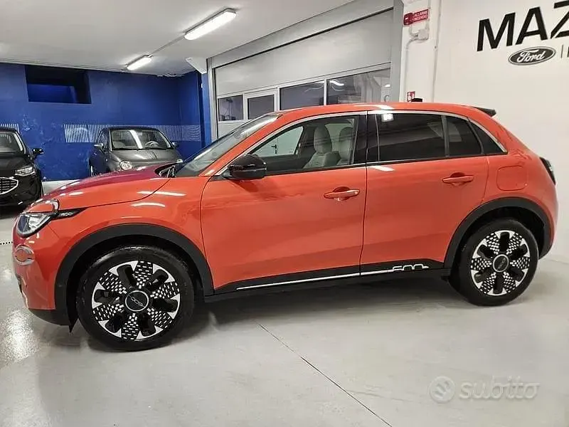 Usata Fiat 600 La Prima 101 CV (74 kW) 2024 Arancione SUV