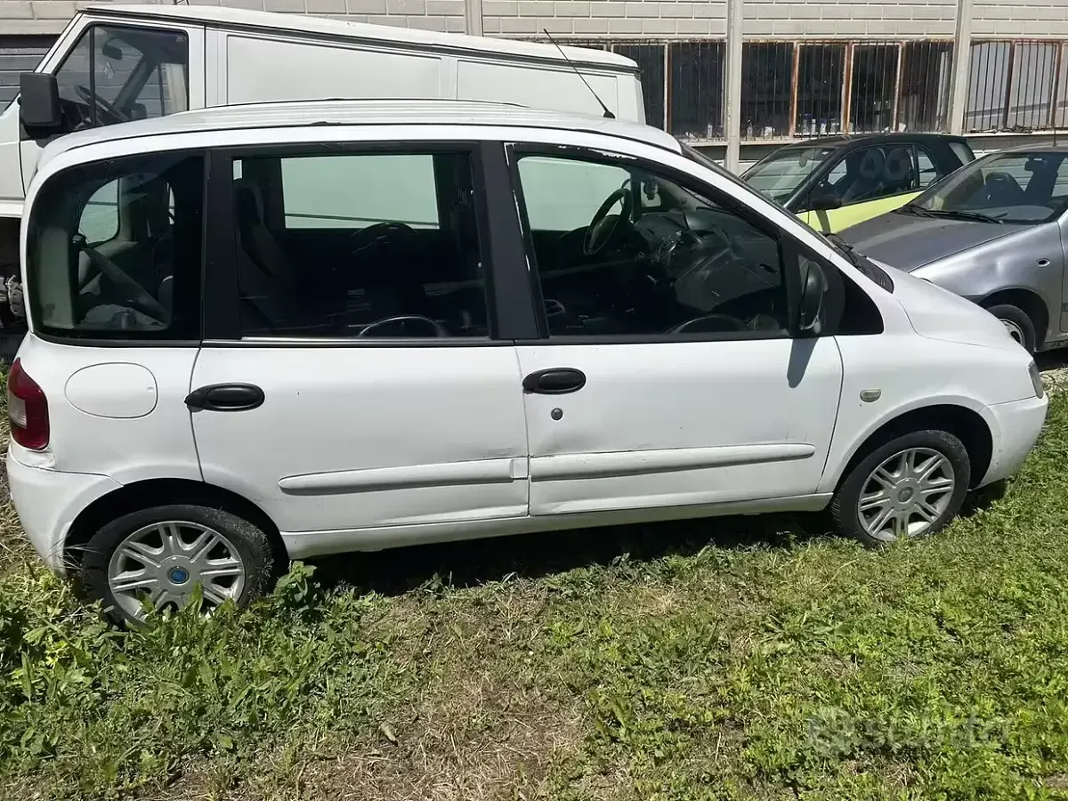 Usata Fiat Multipla 103 CV (75 kW) 2007 Bianco Monovolume