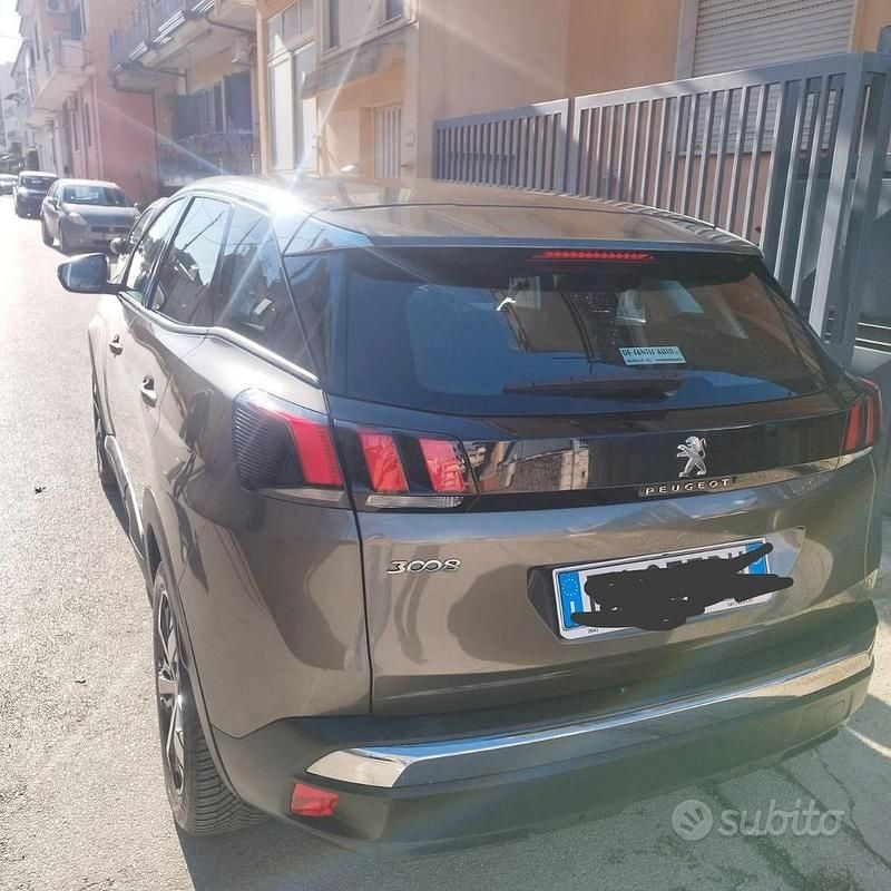 Usata Peugeot 3008 Allure 131 CV (96 kW) 2019 Verde Station wagon