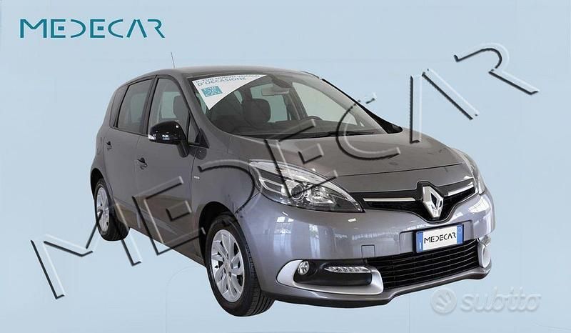 Grigio Usata 2015 Renault Scénic III LIMITED Monovolume | 9590 € (Molto cara) - Immagine 1/4