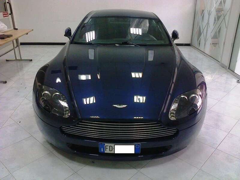 Blu/azzurro Usata 2009 Aston Martin V8 Vantage Coupé | 53.000 € (Buon prezzo) - Immagine 1/4