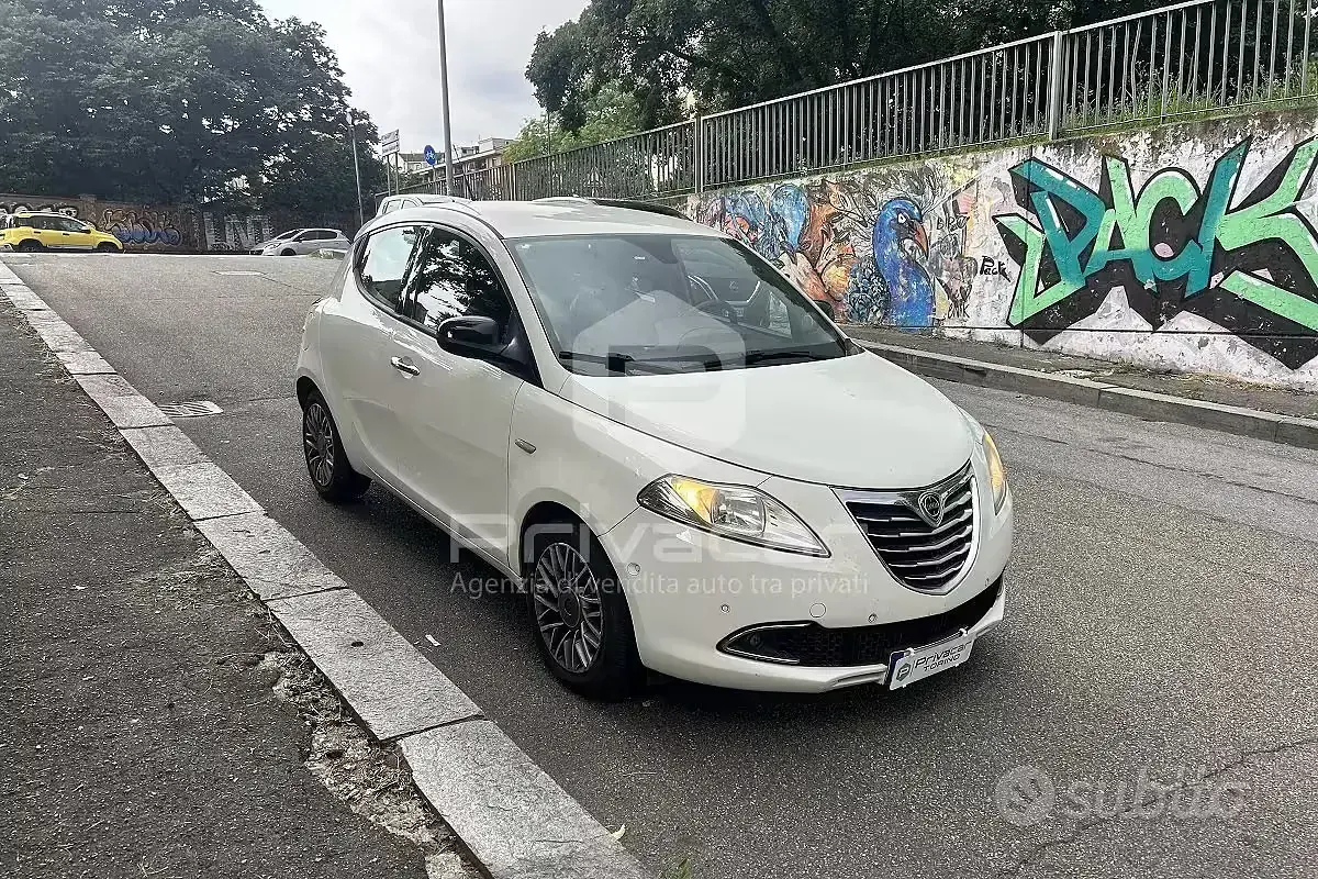 Usata Lancia Ypsilon S 85 CV (62 kW) 2011 Bianco Utilitaria